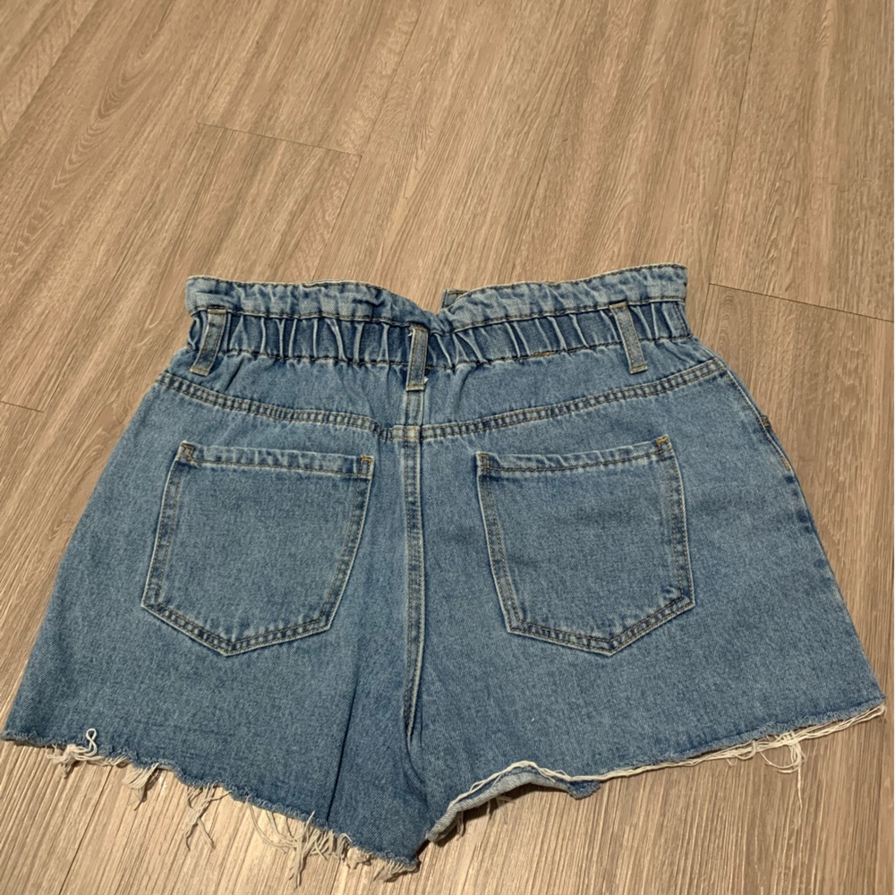 Women's | blue Jean | denim shorts | medium 💙 - Picture 2 of 4